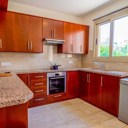 In Sleeps 6 Includes Swimming Pool And Air Con 2 Mavroli