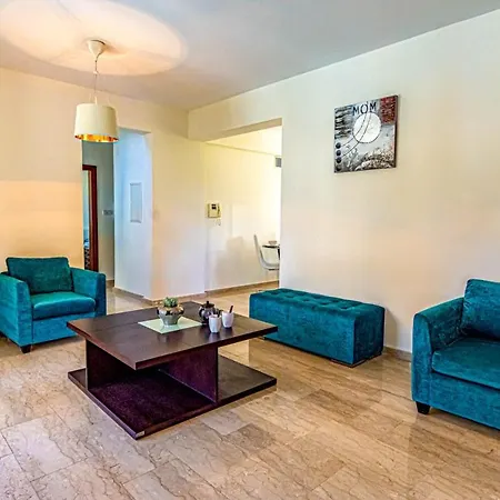 In Sleeps 6 Includes Swimming Pool And Air Con 2 *